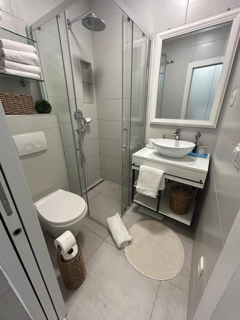 Shower, Toilet, Bathroom