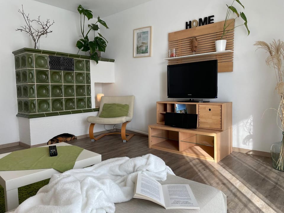 TV and multimedia, Living room, Photo of the whole room, Seating area