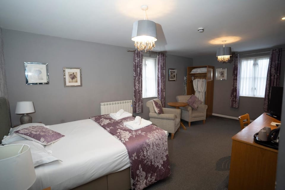 Sturdy`s Castle - Historic Coaching Inn near Blenheim Palace, Oxfordshire Motel in West Oxfordshire District