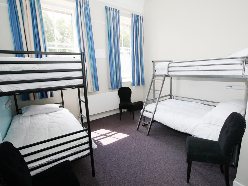 Bed, Bedroom, bunk bed