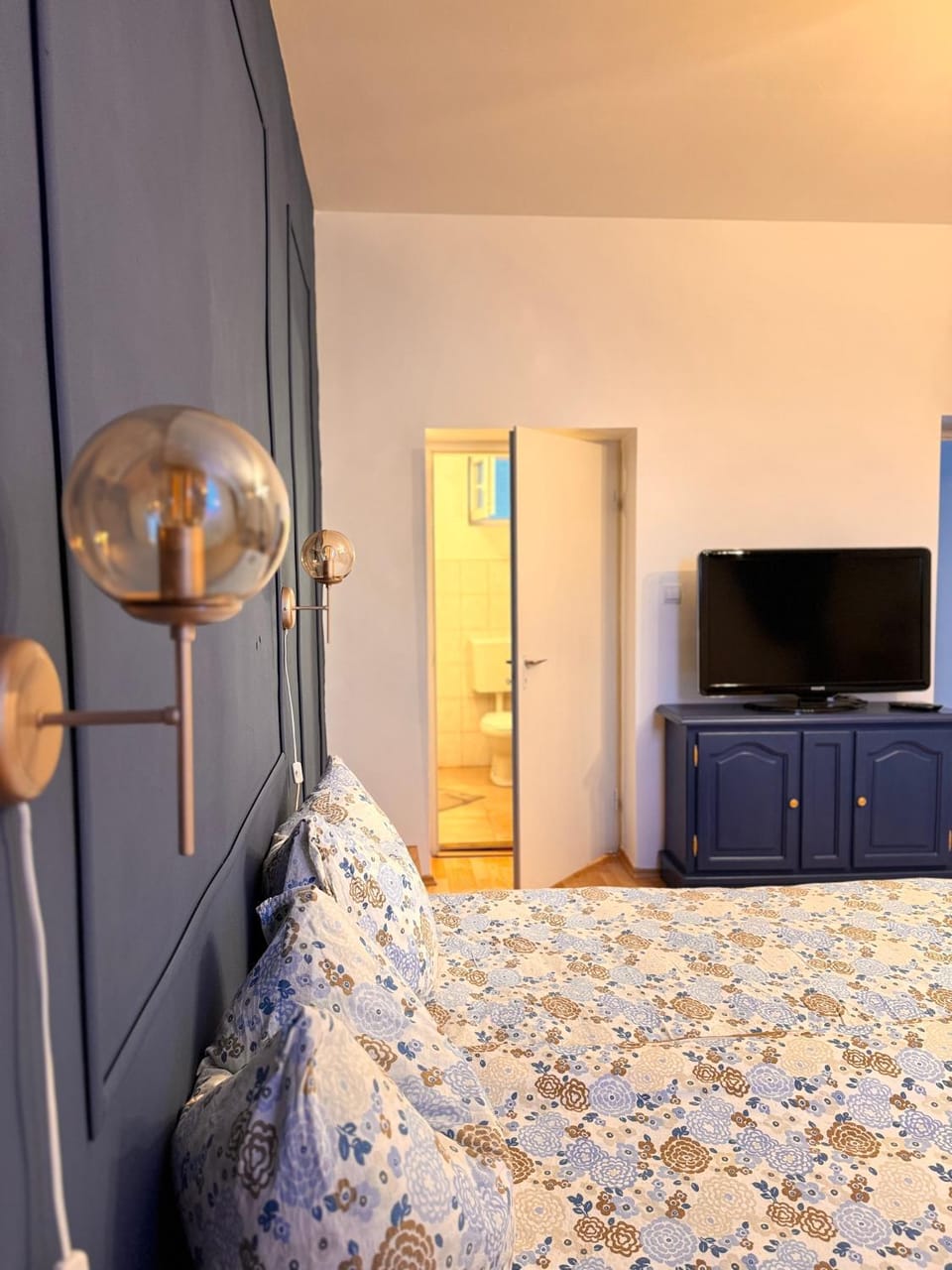 PENSIUNEA SCHWARTZY Bed and Breakfast in Hungary