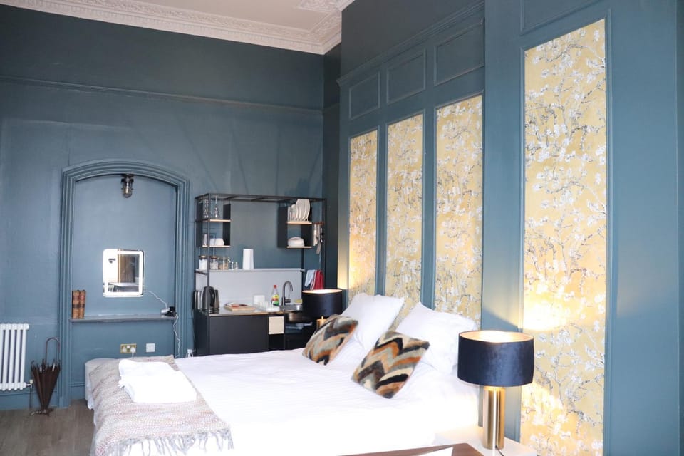 Bed, Photo of the whole room