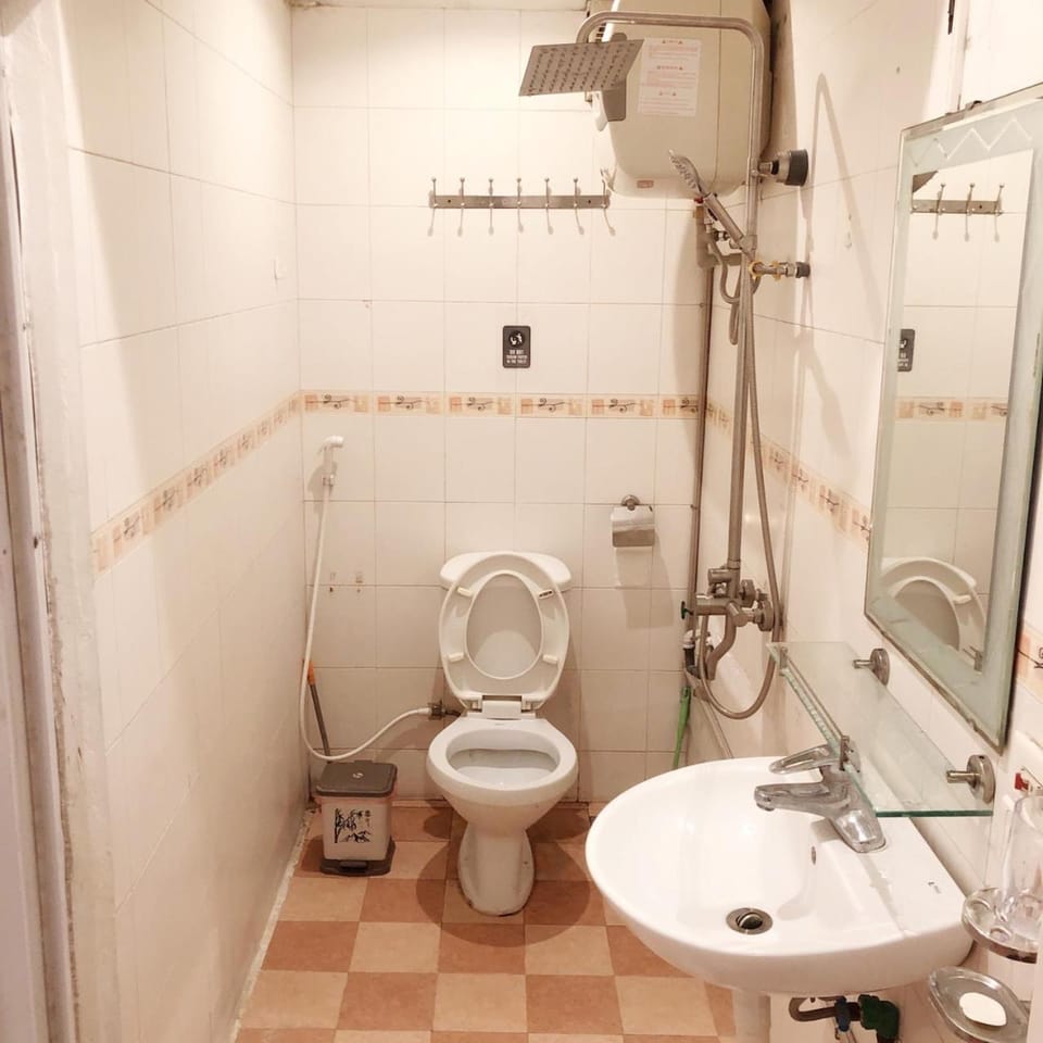 Shower, Toilet, bidet