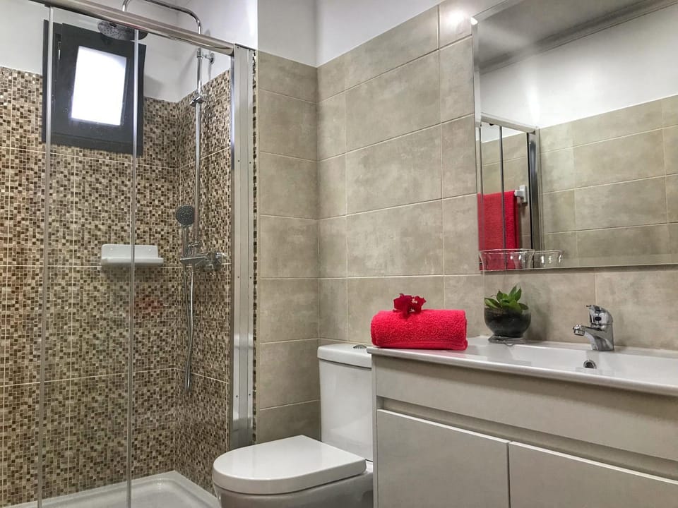 Shower, Toilet, Bathroom