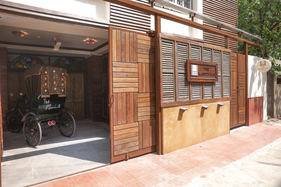 Facade/entrance