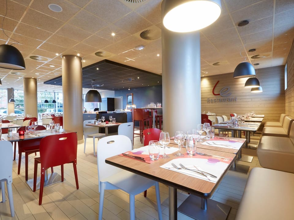 Restaurant/places to eat, Restaurant/places to eat