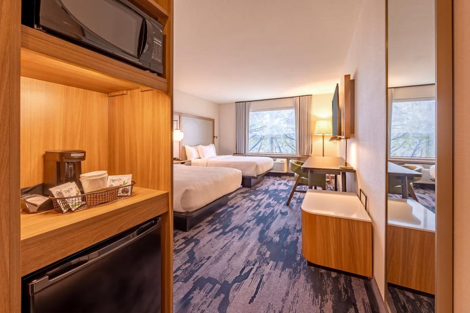 Bed, Photo of the whole room, minibar
