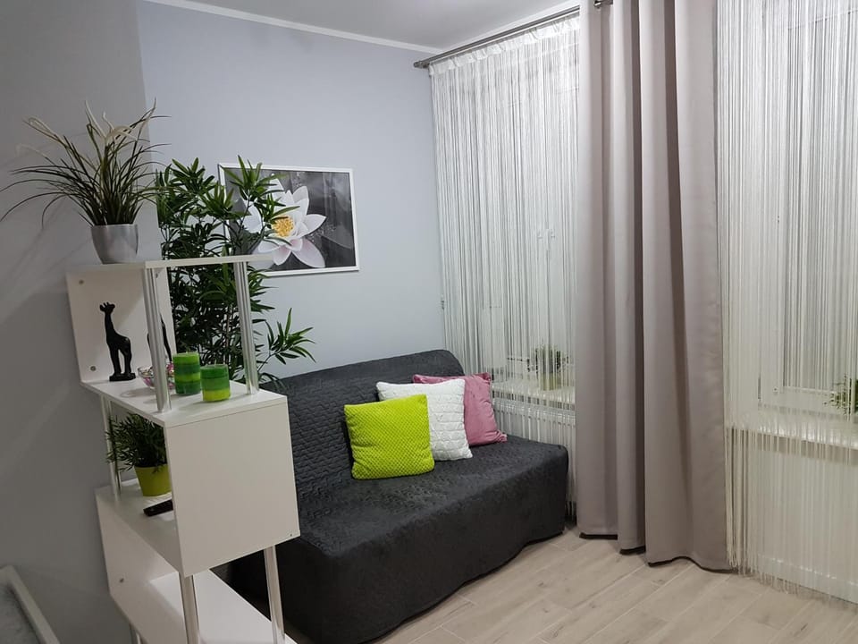 Bed, Seating area