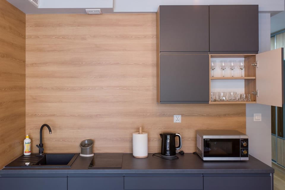 Coffee/tea facilities, Kitchen or kitchenette, Communal kitchen