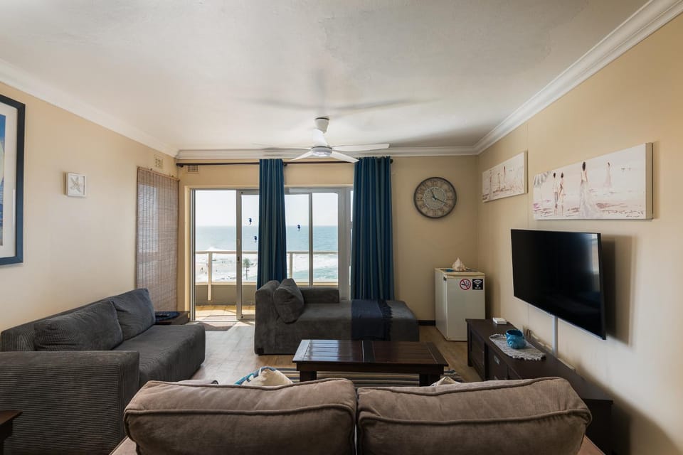 Living room, Sea view