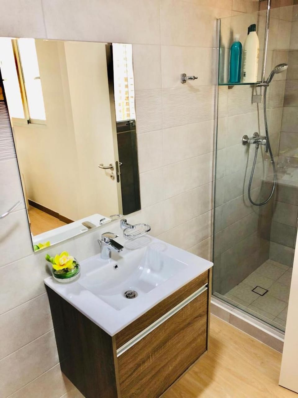 Shower, Bathroom, towels