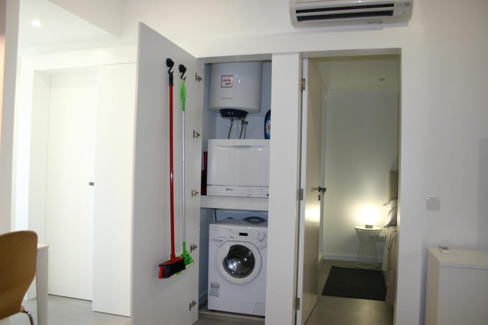 Kitchen or kitchenette, Communal kitchen, washing machine