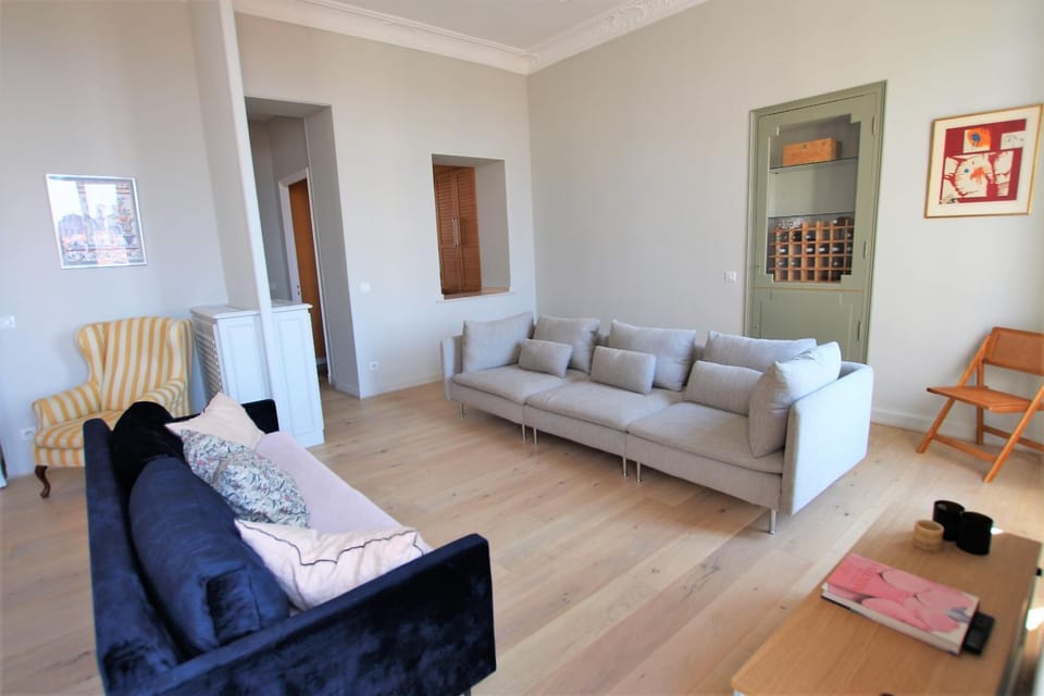 Living room, Seating area