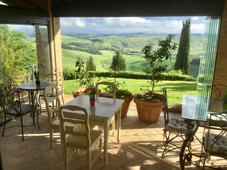 Patio, Dining area