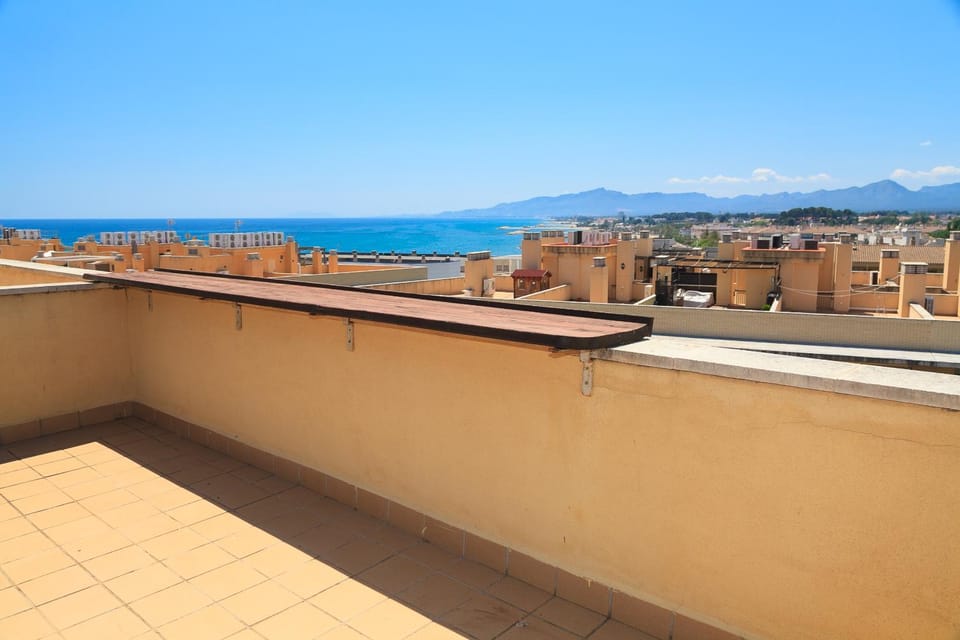 City view, Sea view