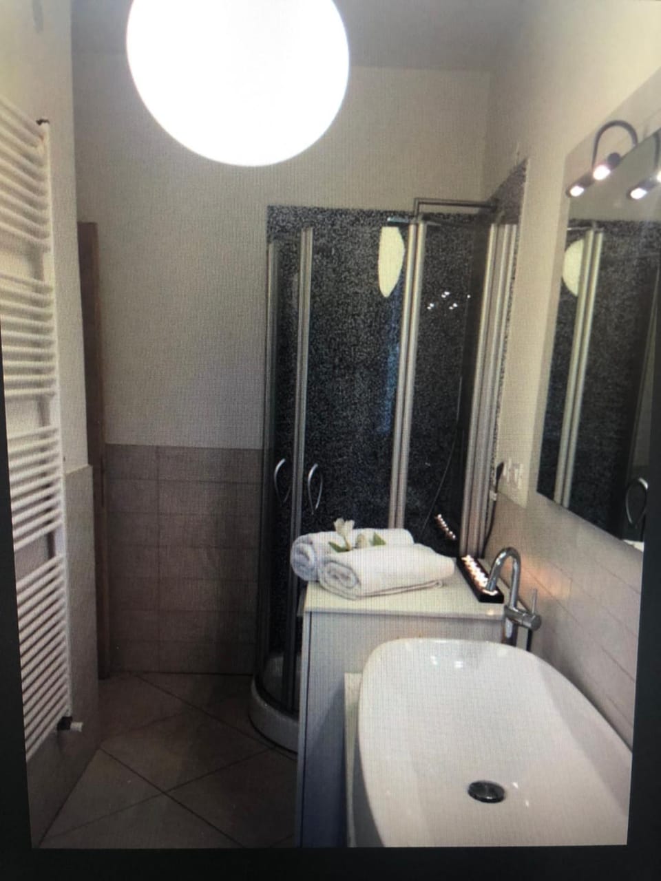 Shower, Bathroom, towels