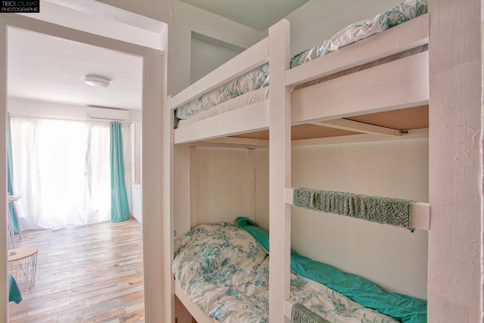 bunk bed