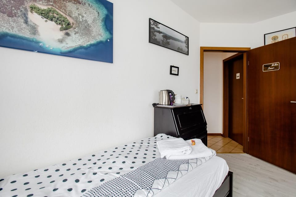 Ruhige Zimmer im Grünen Vacation rental in Berlin