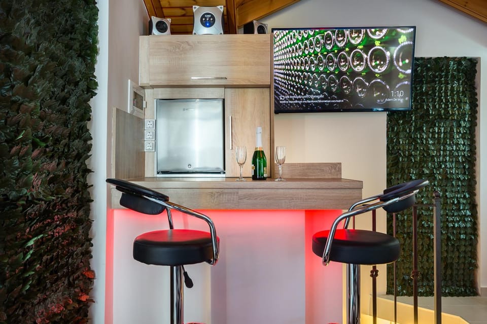 TV and multimedia, minibar