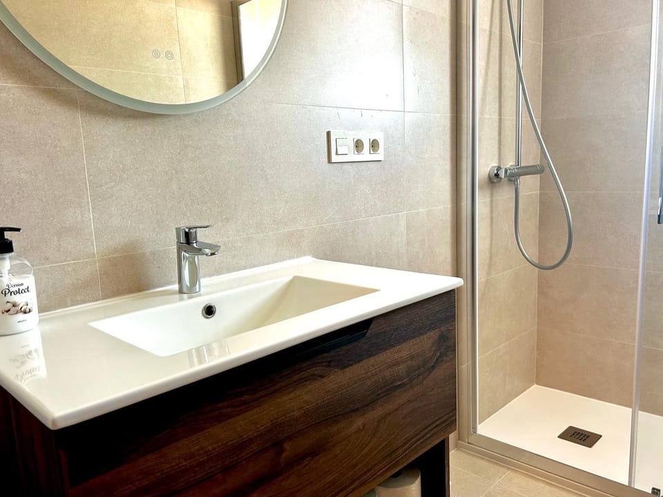 Shower, Bathroom