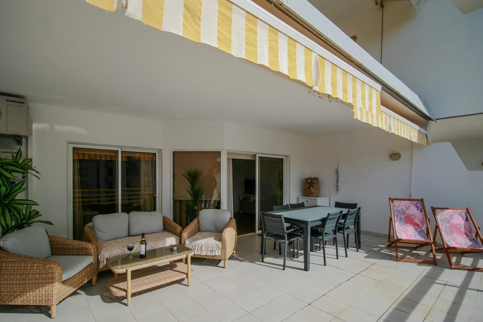 FLH Vilamoura Sunny Apartment with Pool Apartment in Quarteira