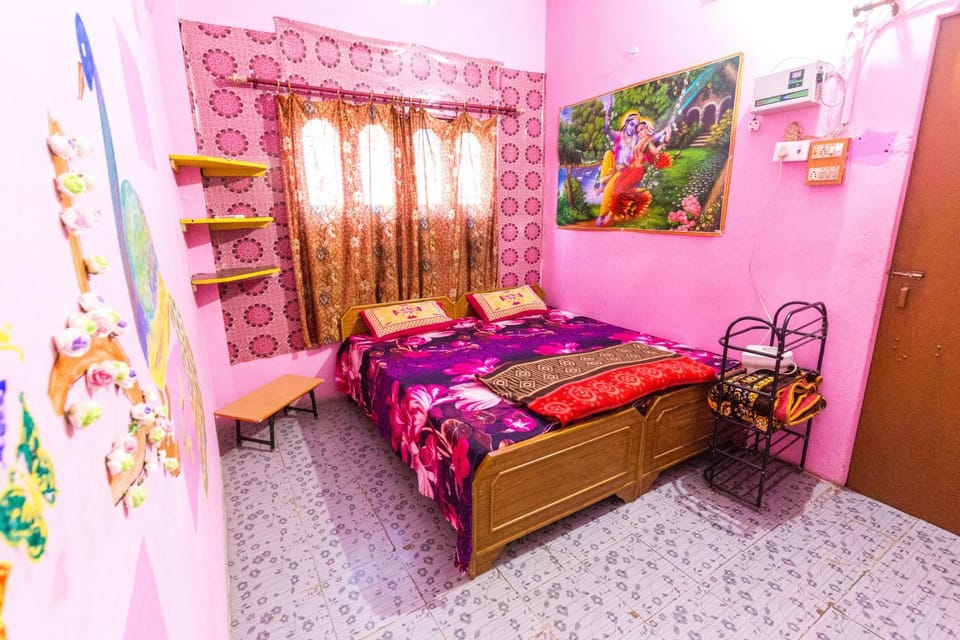 Bed, View (from property/room), Photo of the whole room, Decorative detail, Area and facilities