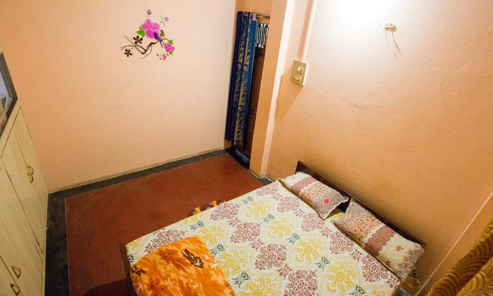 Bed, View (from property/room), Photo of the whole room, Decorative detail
