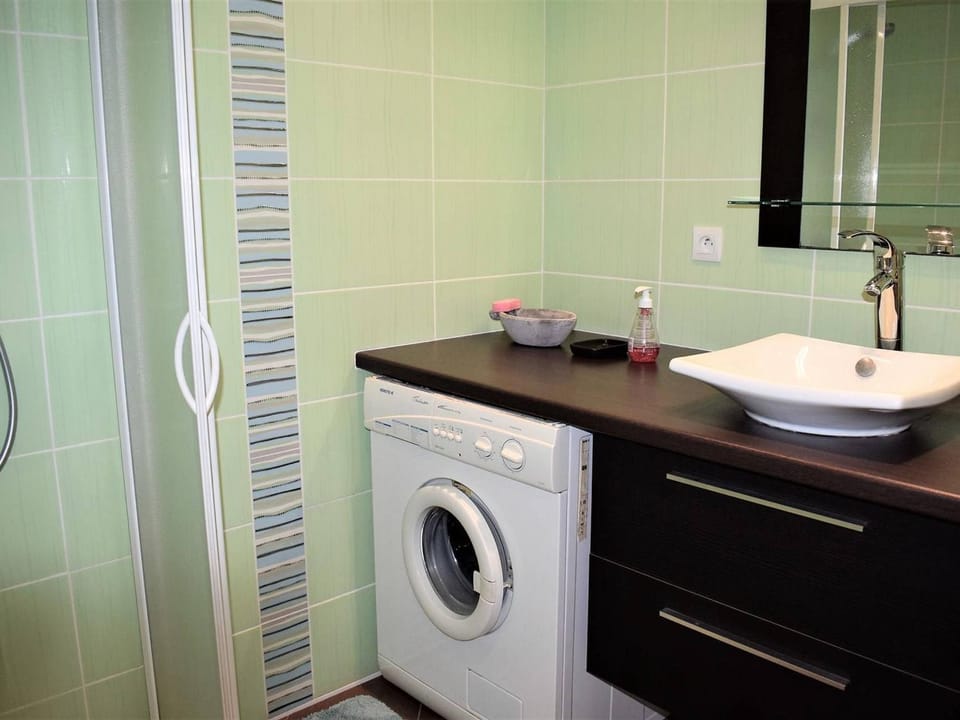 Bel Appartement avec Terrasse, Parking Privé et Vue sur Mer à Perros-Guirec - FR-1-368-151 Apartment in Perros-Guirec