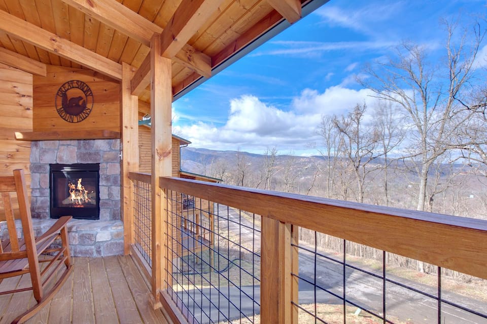 Balcony/Terrace, Mountain view, fireplace