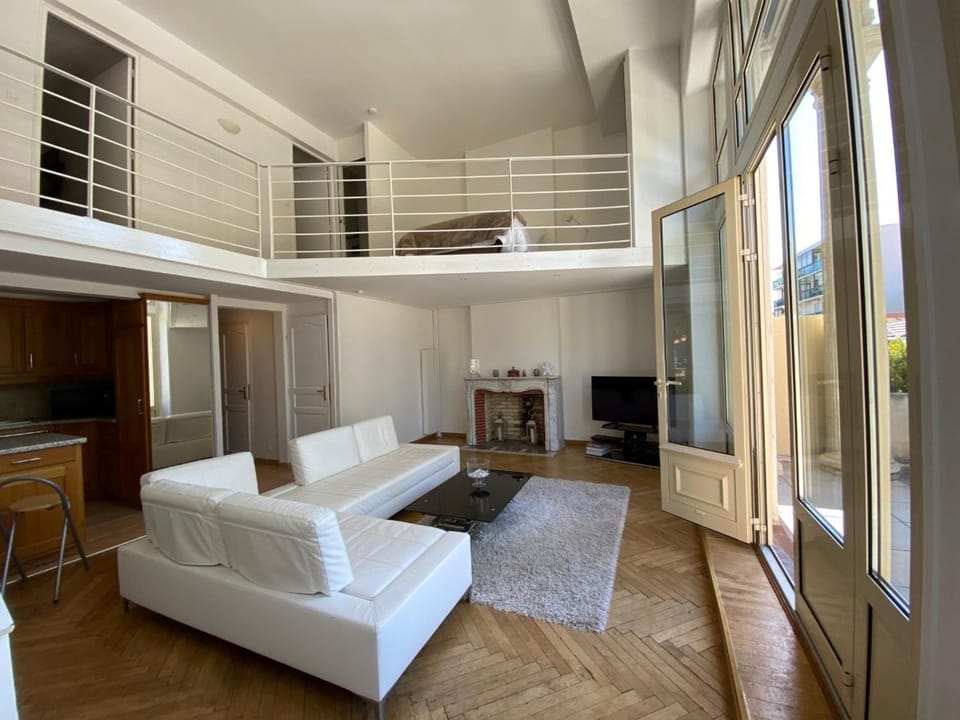 Appartement T4 Duplex Centre Arcachon, Terrasse Sud, Proche Plage et Commerces, Parking Inclus - FR-1-474-3 Apartment in Arcachon