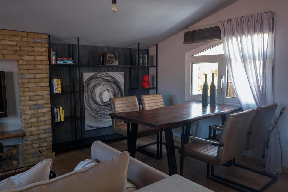 Library, Dining area