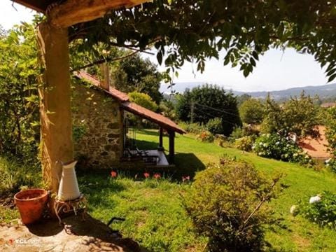 O Lughar Darriba Fogar Natural House in Galicia