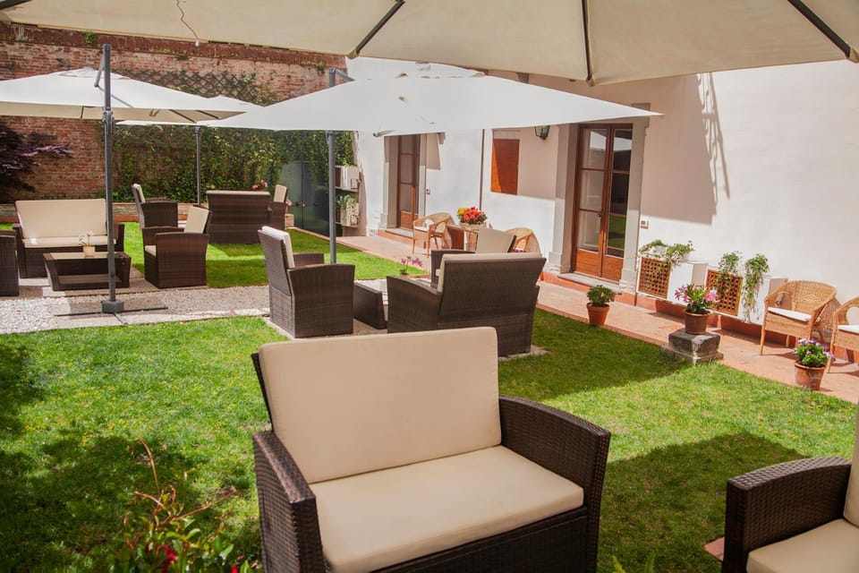 Patio, Spring, Garden, Living room, Seating area, Garden view