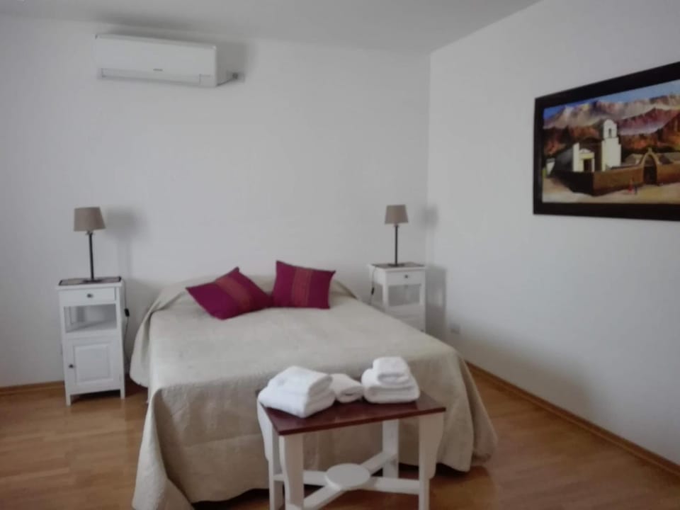 Bedroom, towels, air conditioner