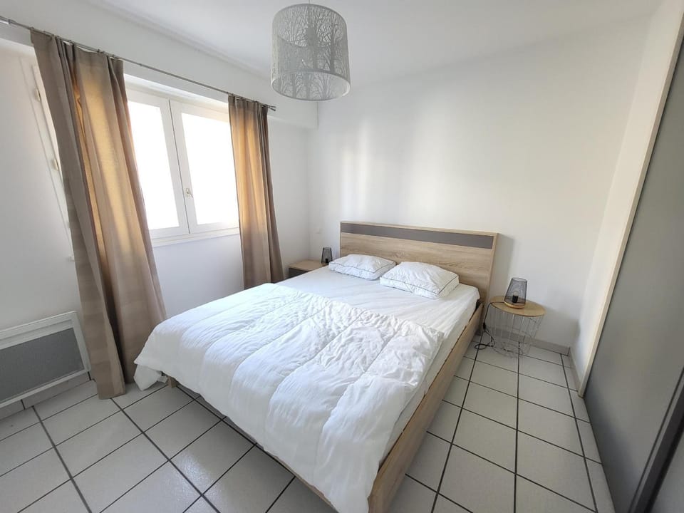 T2 Rénové avec Terrasse à 200m de la Plage, Proche Commerces - Les Sables-d'Olonne - FR-1-92-814 Apartment in Les Sables-d'Olonne
