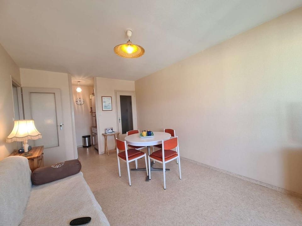 Appartement 2 pièces avec balcon proche plage et commerces à Saint-Hilaire-de-Riez - FR-1-224C-21 Apartment in Saint-Jean-de-Monts