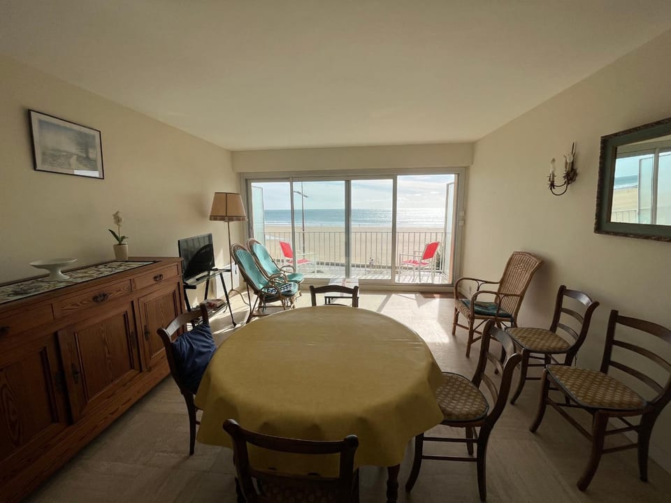 Appartement T3 avec balcon, garage et cuisine équipée Apartment in Les Sables-d'Olonne