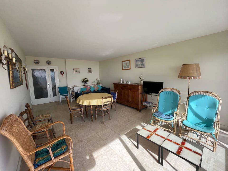 Appartement T3 avec balcon, garage et cuisine équipée Apartment in Les Sables-d'Olonne