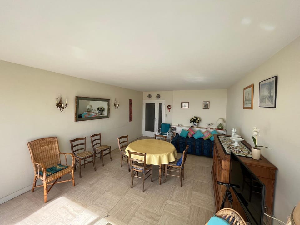 Appartement T3 avec balcon, garage et cuisine équipée Apartment in Les Sables-d'Olonne