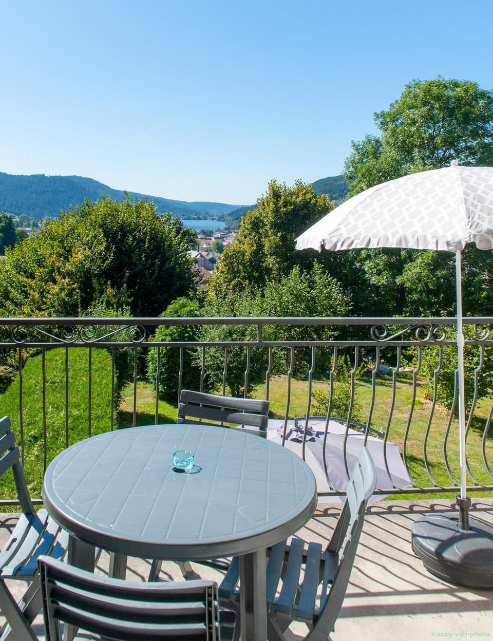 Spring, Day, View (from property/room), Balcony/Terrace, Dining area