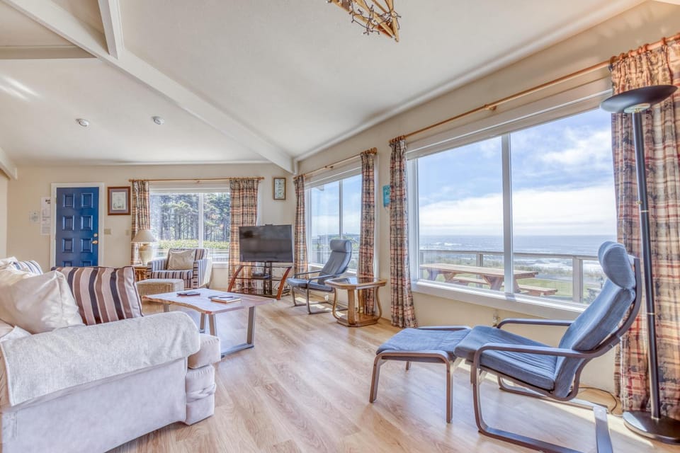 Optiaqua House in Yachats