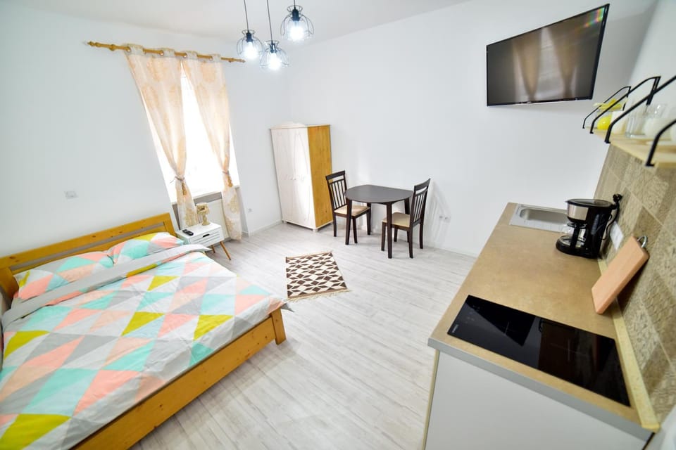 TV and multimedia, Dining area