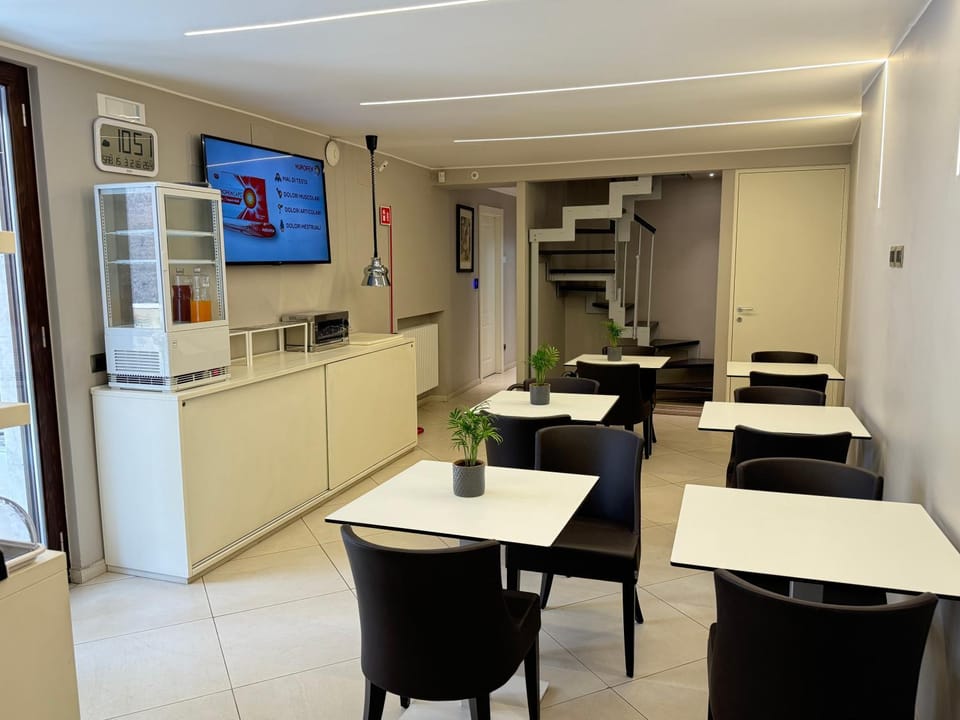 Communal lounge/ TV room, Dining area