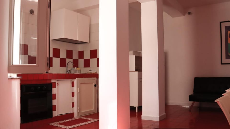 Kitchen or kitchenette