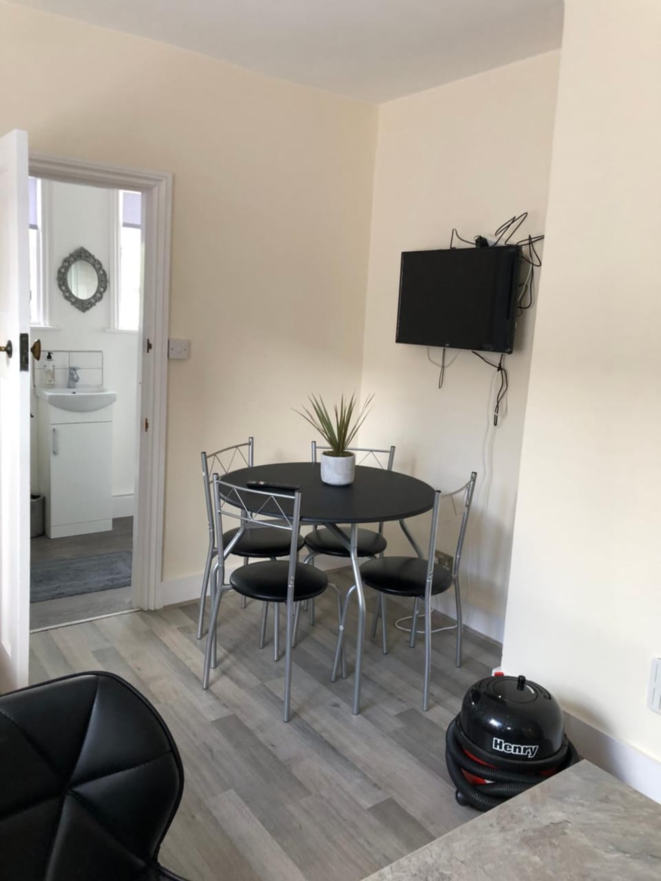 Replingham Road Apartment Apartment in London