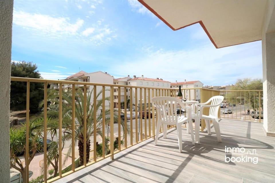 InmoBooking Pins II Essence Holyday Apartment in Cambrils