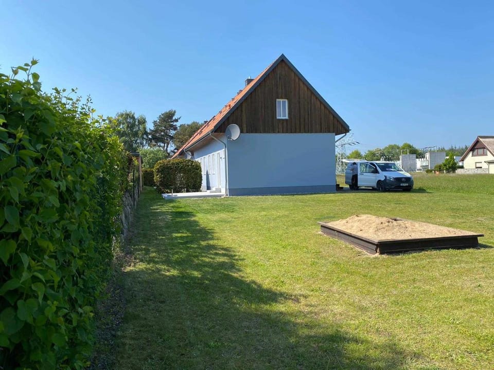 Property building, Facade/entrance, Garden