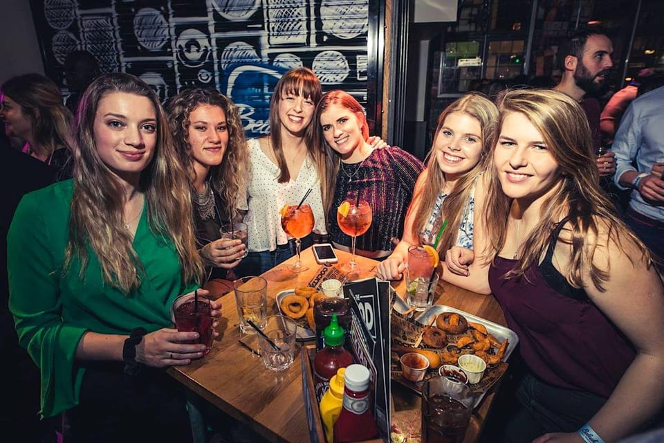 Restaurant/places to eat, Nightclub / DJ, Lounge or bar, Food and drinks