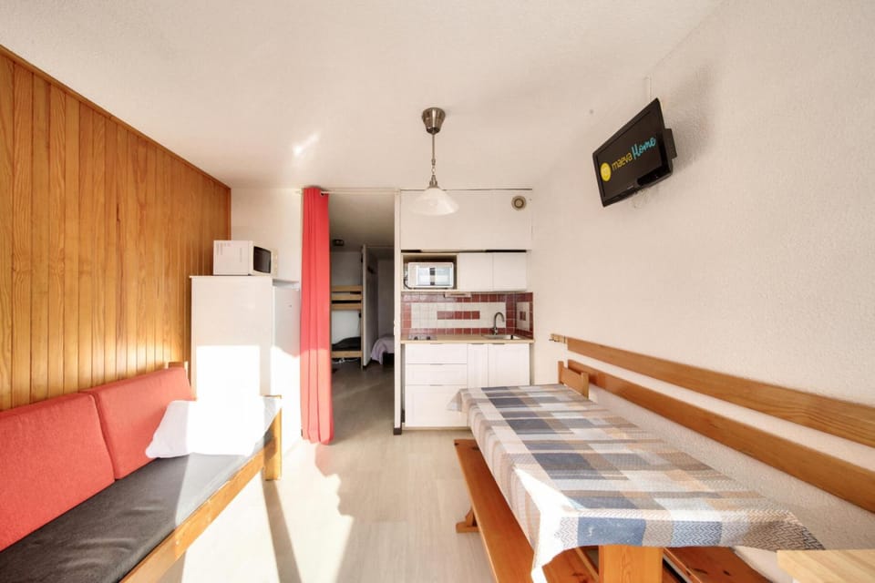 Soleil d'Huez Studio 4 personnes - maeva Home - Studio pied de pistes vue montagne + coin cabine 4 personnes - Confort MAE-5688 Cabin in Huez