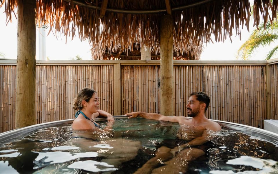 People, Hot Tub